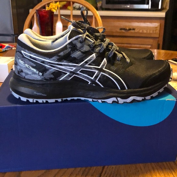 womens asics gel scram 5